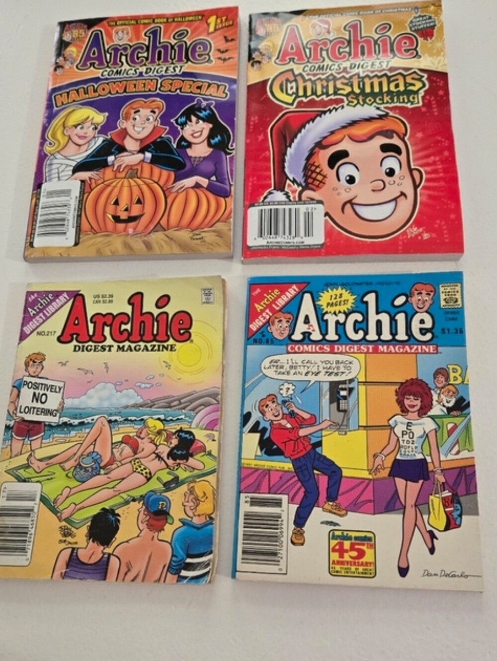 2 Archie Digest Comics Halloween Special Christmas 2 Archie Digest Magazines # 8